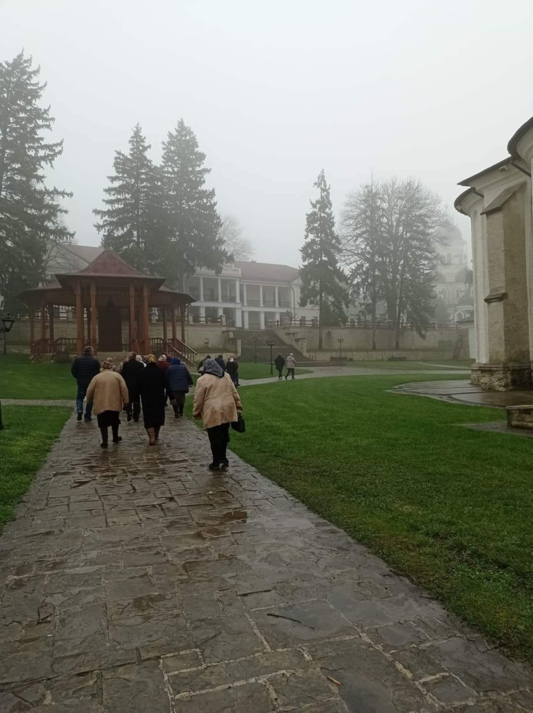 Kloster im Regen